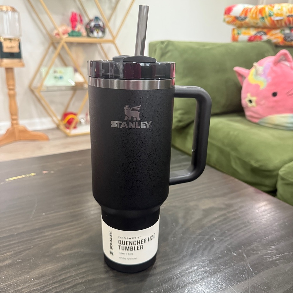 NEW Stanley Black Moon Quencher H2.O FlowState Tumbler - 40oz